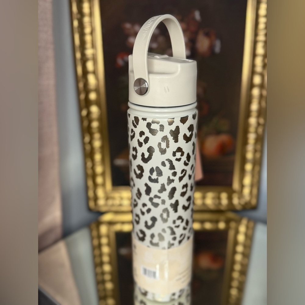 New Hydrflow Hybrid 24oz Leopard Water Bottle with Chapstick Holder Pouch - Picture 2 of 3